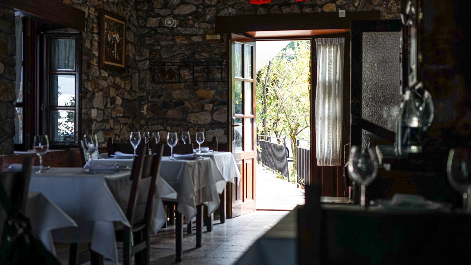 Restaurante en Mungia — Bidebieta Jatetxea Comedor del restaurante Bidebieta Jatetxea cerca de Mungia, Bizkaia