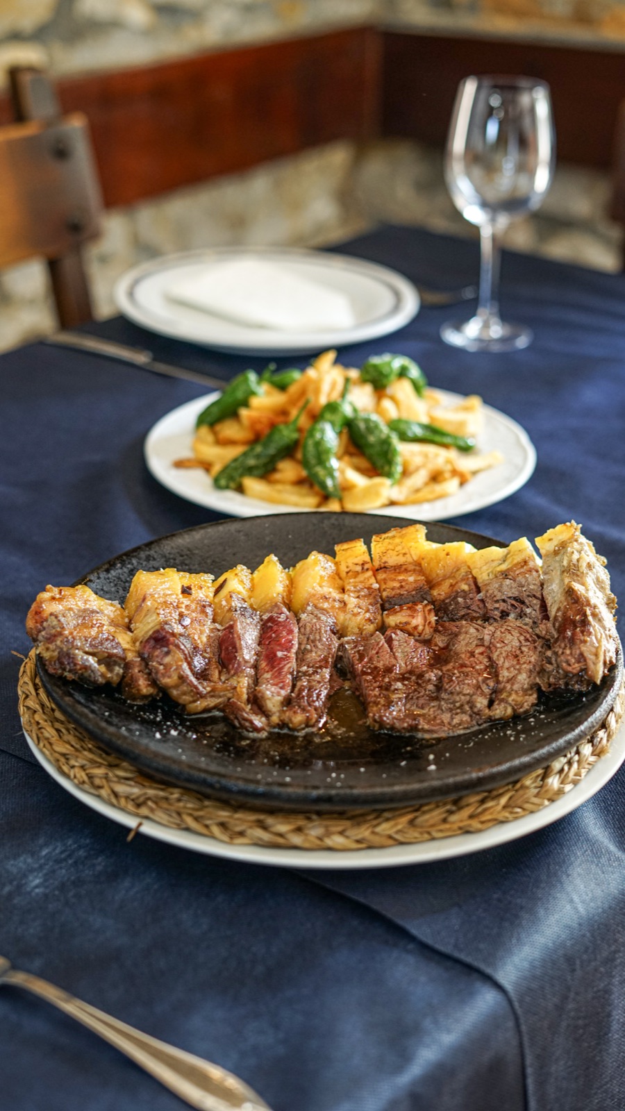 Asador vasco tradicional — Bidebieta Asador vasco tradicional Bidebieta Jatetxea, txuleta y cordero a la brasa en Bizkaia